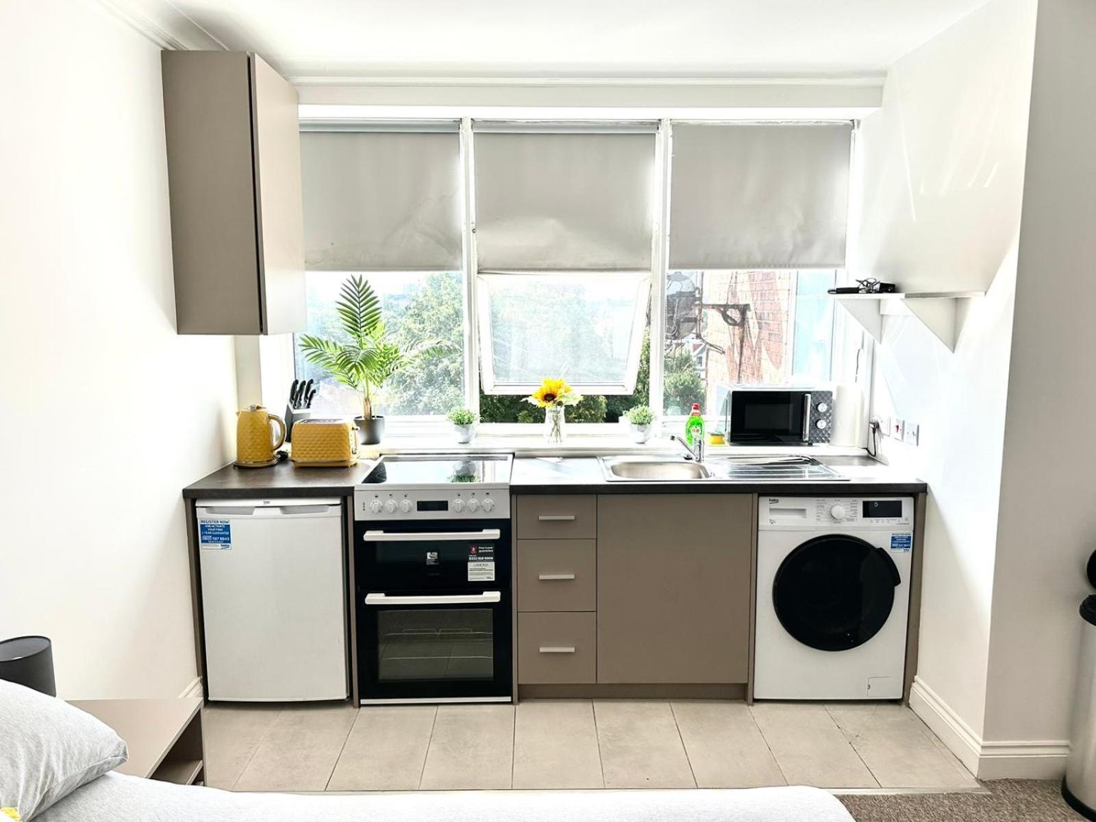 Sunny Modern, Private Apartment,15 Mins To Central London Hendon Exterior foto